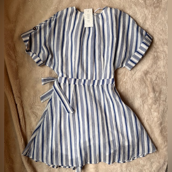NWT Sienna Sky Wrap Dress Women Size Small - Picture 6 of 9